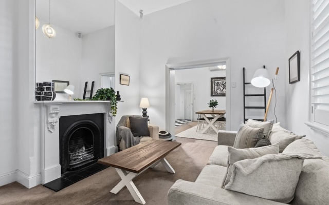 Heritage Bluestone Home Near Scotch College – Guest Rooms – Adelaide
