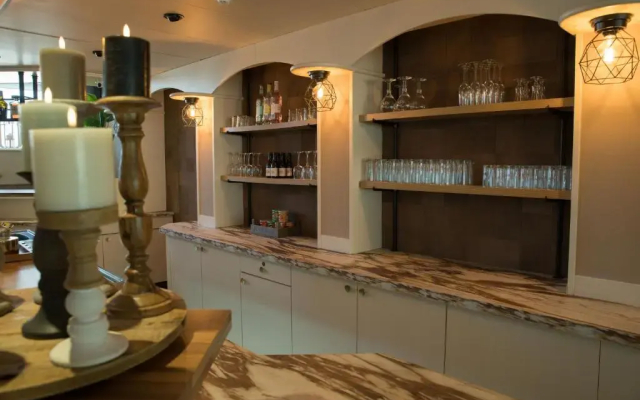 Отель The Bloom