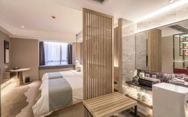 Chongqing Nordic Ins First Line Riverview Cinema-style Inn