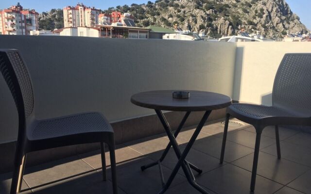 Golden World Suite Hotel