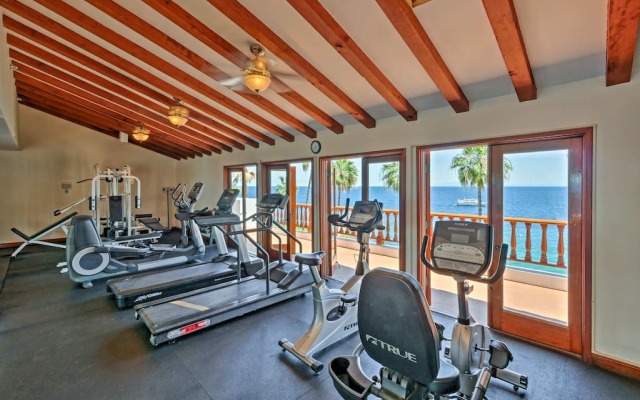 Lux Oceanfront Villa with breathtaking views