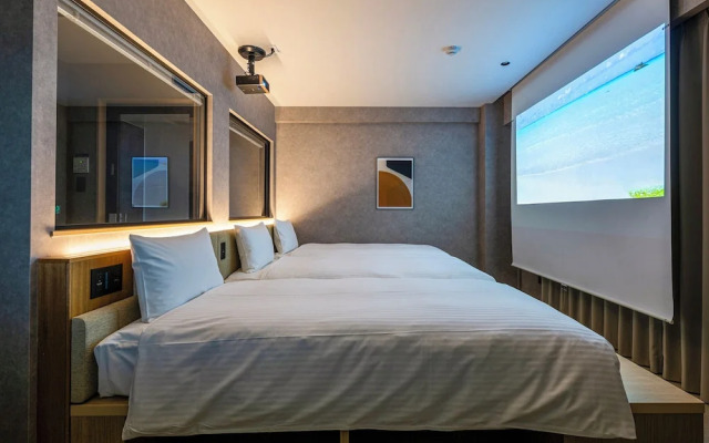 Lacer Okinawa Naha Tomariport