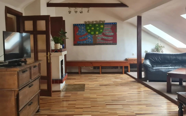 Regina House- sv. Mikalojaus 13