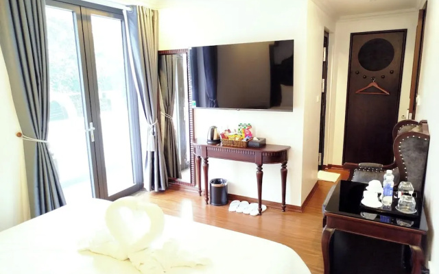 Royal Trau Quy Boutique Hotel – Guest Rooms – Hanoi