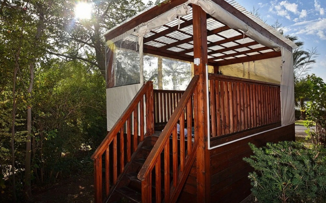 Maya Cabins