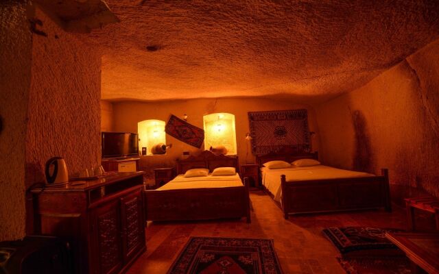 Vineyard Cave Hotel