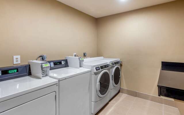 Quality Suites Sherman