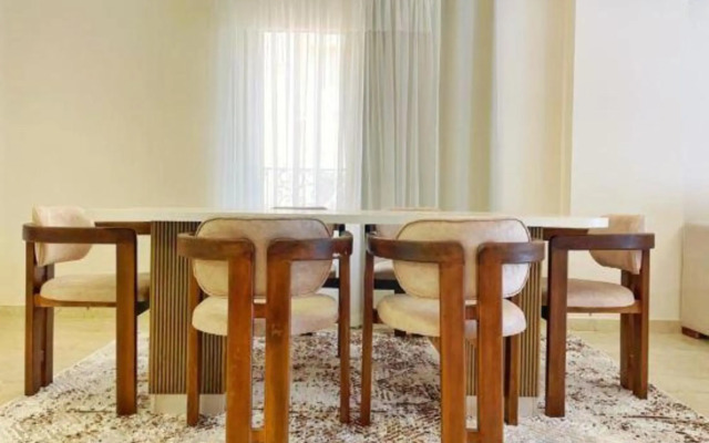 Settle Inn South 90 Apartments