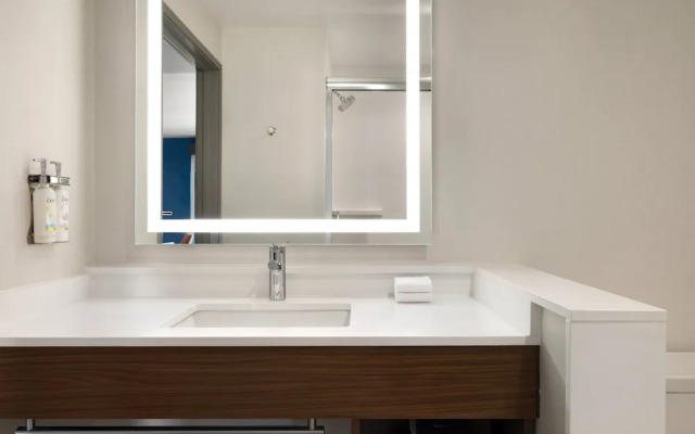 Holiday Inn Express Cape Canaveral by IHG