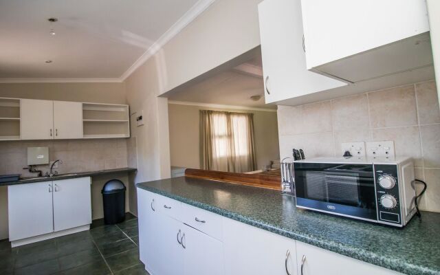 Little Rose Guesthouse & Self-Catering