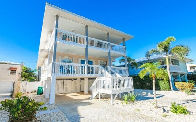 The Deckhouse by AMI Locals