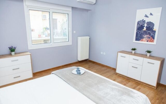 Stylish and Bright Apartment in Athens Centre!