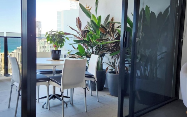 Sealuxe Suites - Central Surfers Paradise – Balcony – Gold Coast