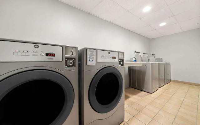 Suburban Studios, Kearney