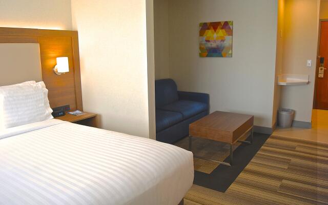 Holiday Inn Express Vancouver Airport Richmond, an IHG Hotel