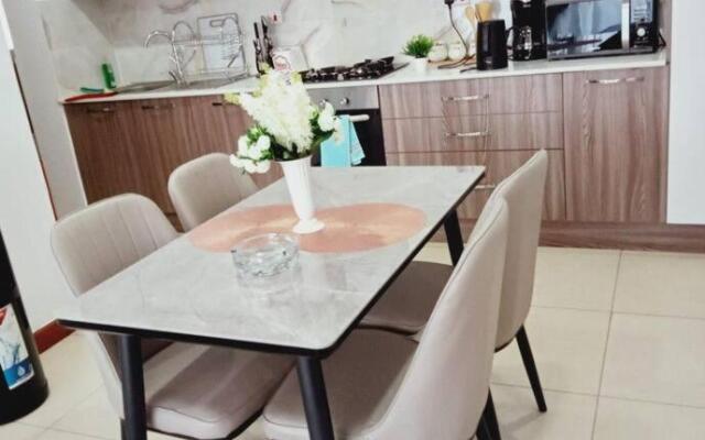 Lovely 2-bedroom serviced apartment with pool in Kilimani