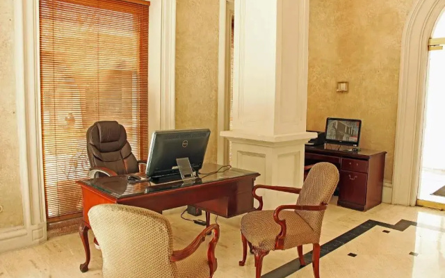 Hotel Plaza de Oro