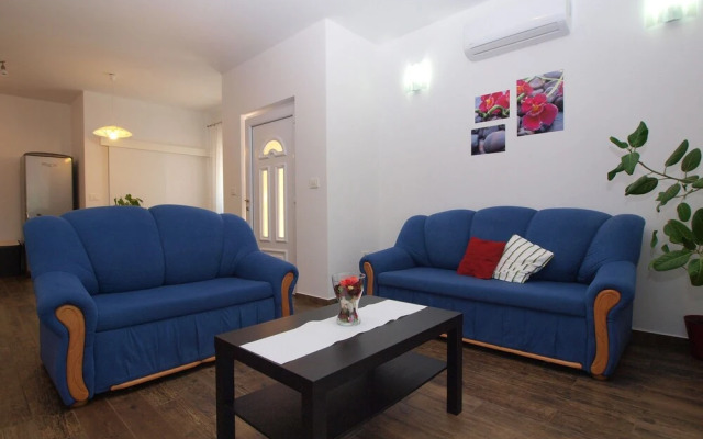 Apartment 1403