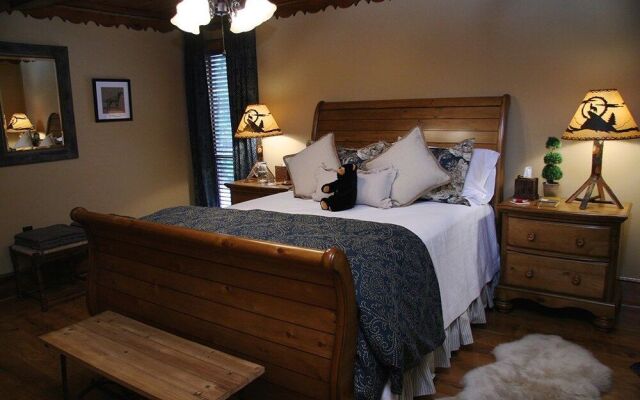 Black Bear Lodge of Sapphire