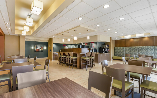 Best Western Plus Winnipeg West