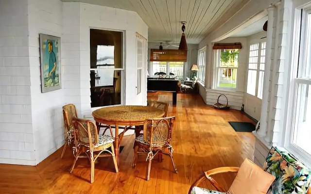 Sealight - Six Bedroom Home