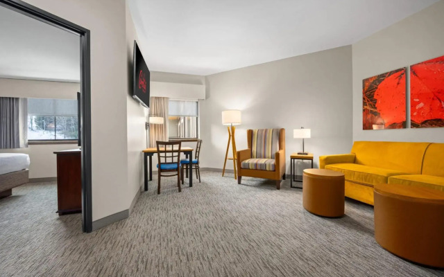 Camelback Lodge & Aquatopia Indoor Waterpark