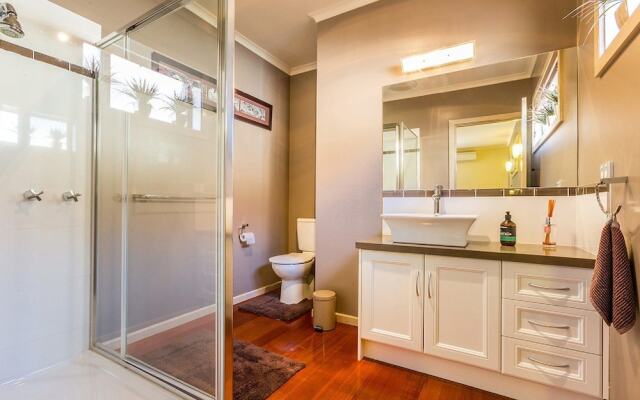 Broadwater By The Beach - With Heated Outdoor Spa