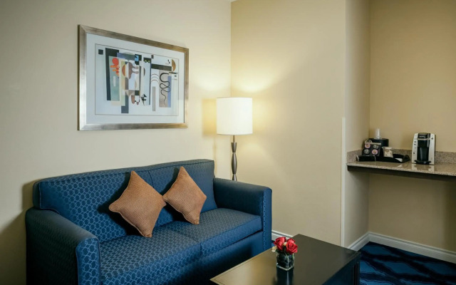 Plaza Inn & Suites at Ashland Creek