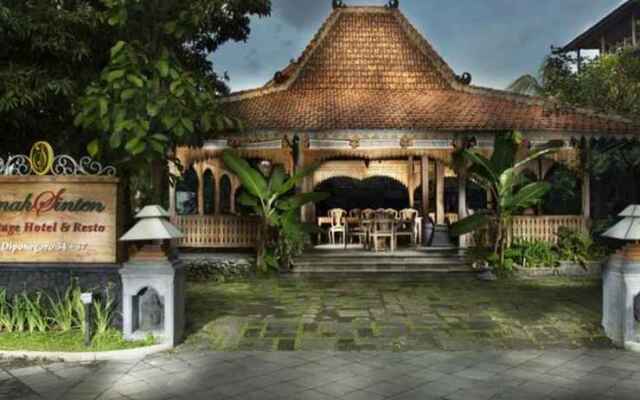 Omah Sinten Heritage Hotel & Resto