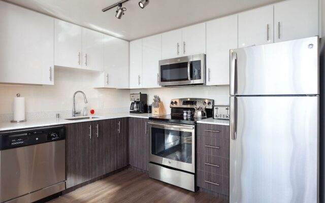 Luxe Hubs Convention Center Apartments