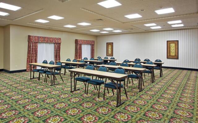 Holiday Inn Express & Suites Thomasville by IHG