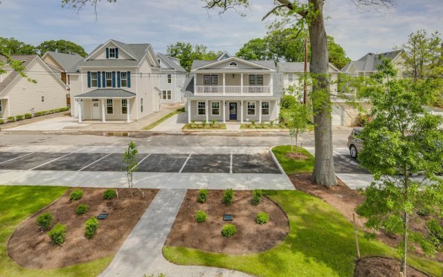 Gorgeous New Modern Farmhouse-style Townhouse Just Blocks From the Virginia Beach Oceanfront