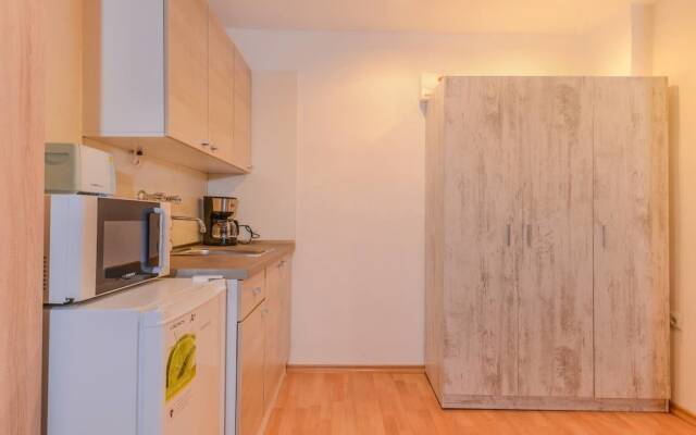 Cosy Top Floor Studio on Patriarh Evtimiy Blvd