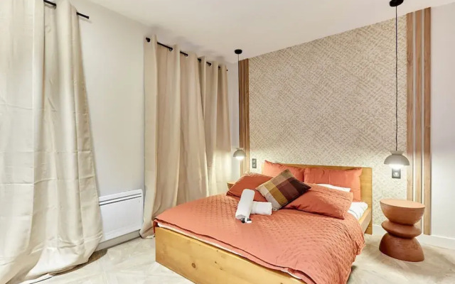 Superb Apartment Center of Paris Montmartre