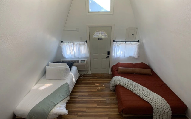 Trailhead Cabins & Lodging