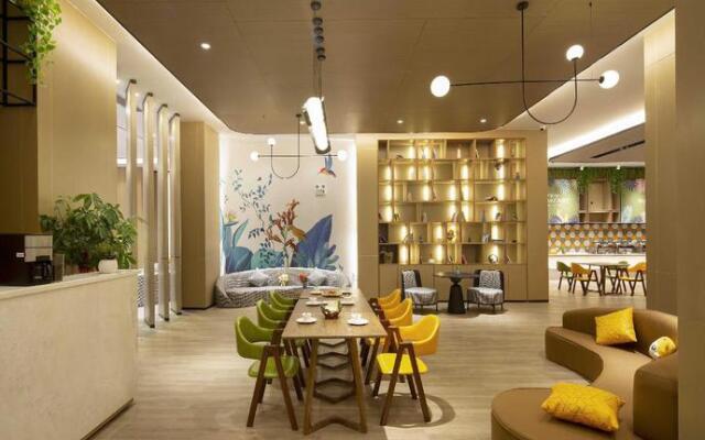 mango crystal hotel