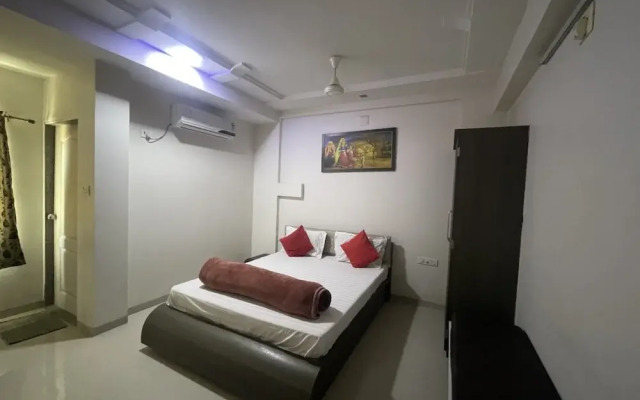 Goroomgo Narayan Executive Gujrat