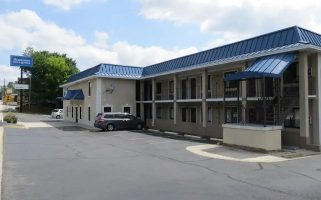Rodeway Inn & Suites Fort Jackson