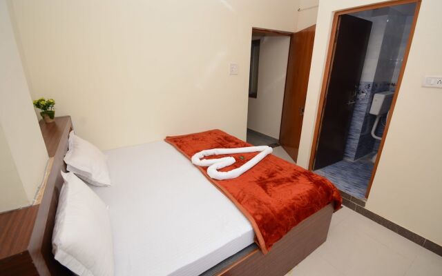 Hotel Kashi Khand