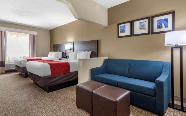 Comfort Suites near Robins Air Force Base