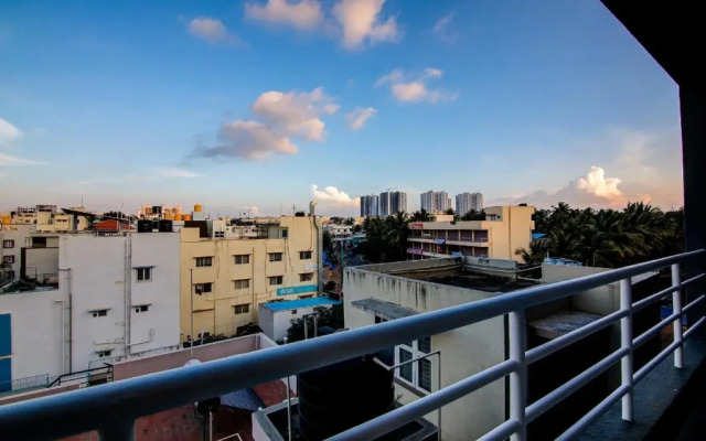 OYO Townhouse 047 Kanakpura Road