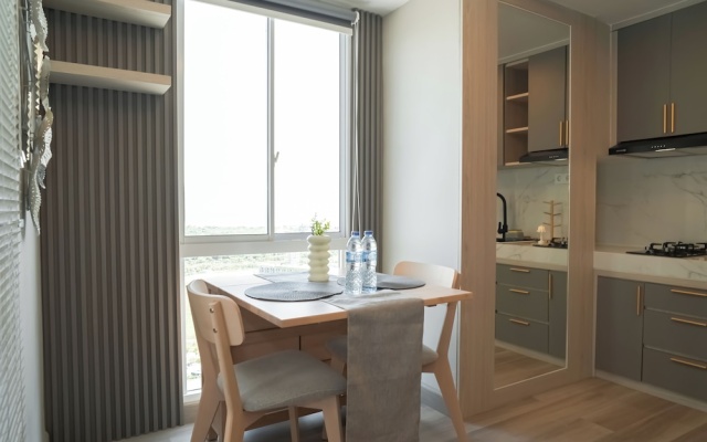 Contemporary And Enjoyable 1Br At Apartment Tokyo Riverside Pik 2 – Guest Rooms – Jakarta