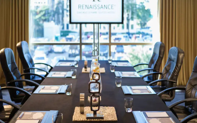 Renaissance Chicago O'Hare Suites Hotel