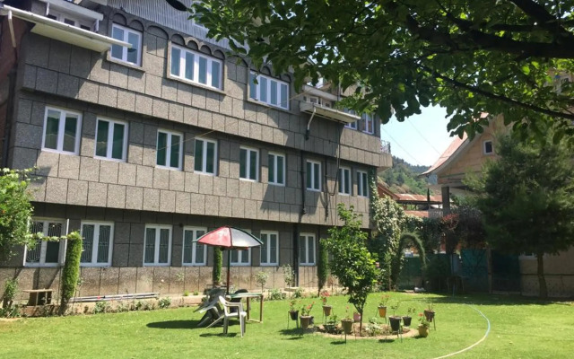 Hotel Humza