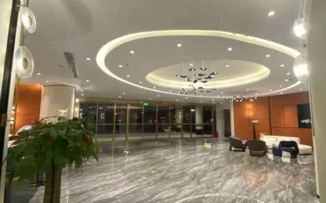 Huating Yunqi Hotel