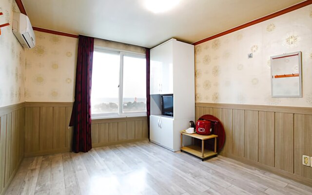 Seokcho Hometown Lodge Pension