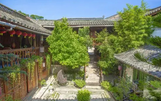 丽江新月阁客栈