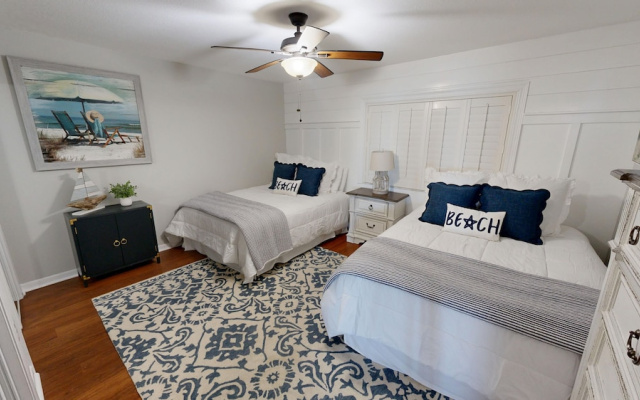 Shoreline Towers 1033 2 Bedroom Condo