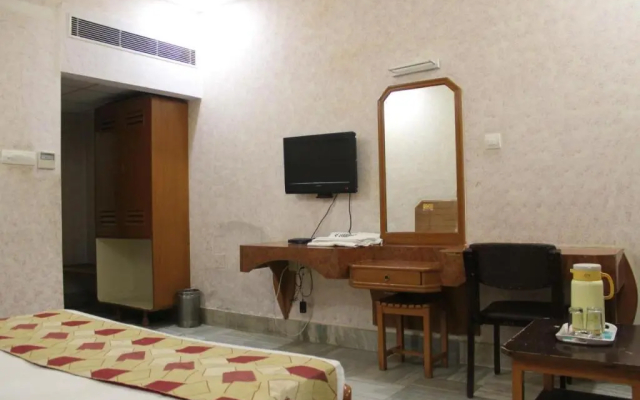 OYO 1294 Hotel Padmini International
