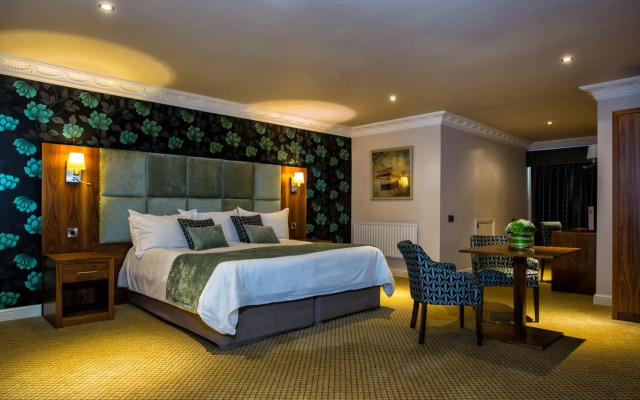 Waterton Park Hotel